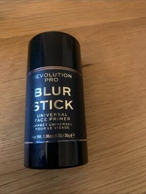 Revolution Pro Blur Stick Universal Face Primer - 30 g new